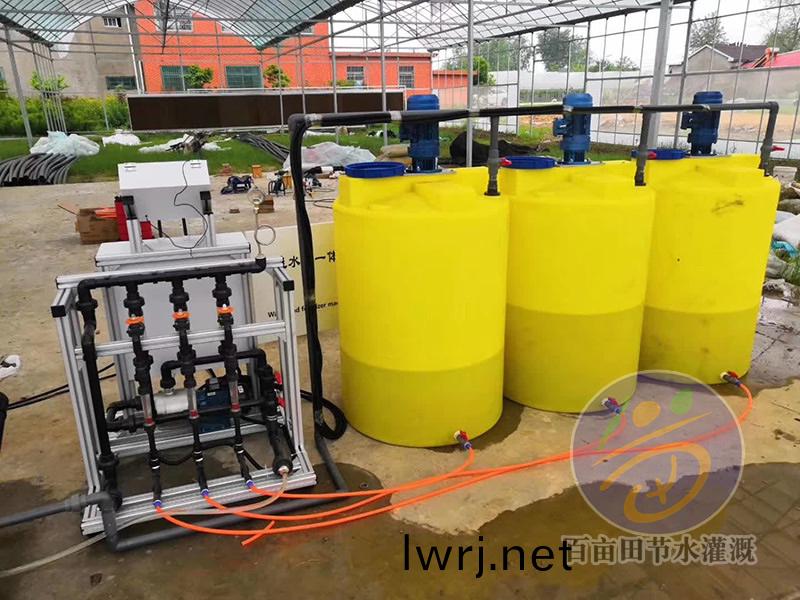 三通(tong)道施肥機