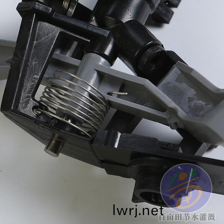 塑料搖臂可調噴頭(tou)