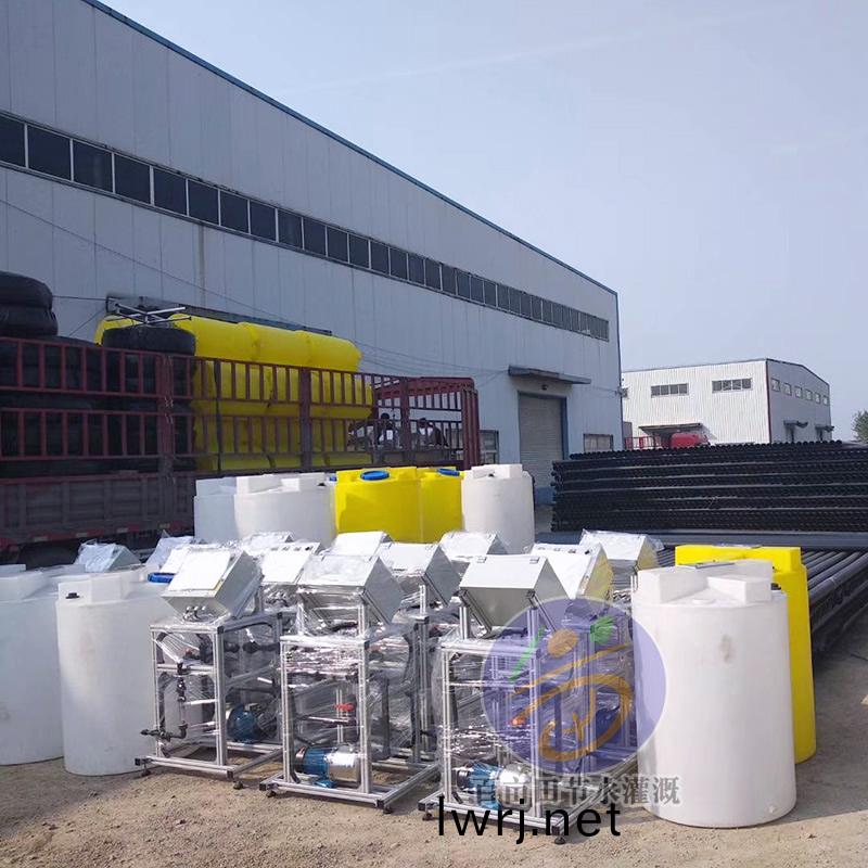 施肥機(jī)髮貨